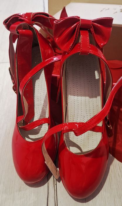 Обувки на Madoka