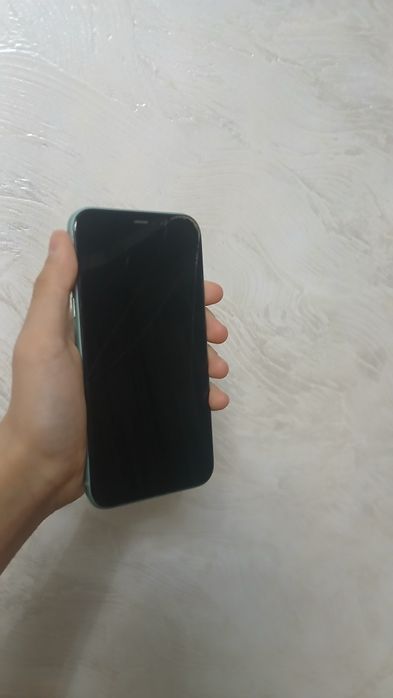 Продам IPhone 11