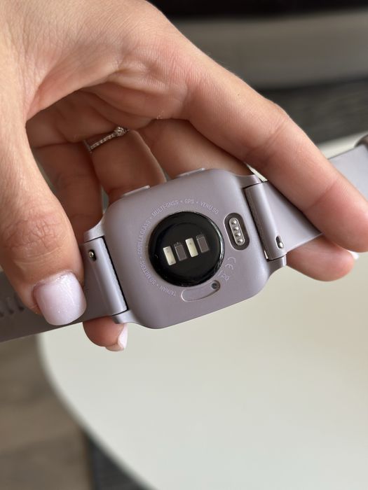 Смарт часовник Garmin venus sq