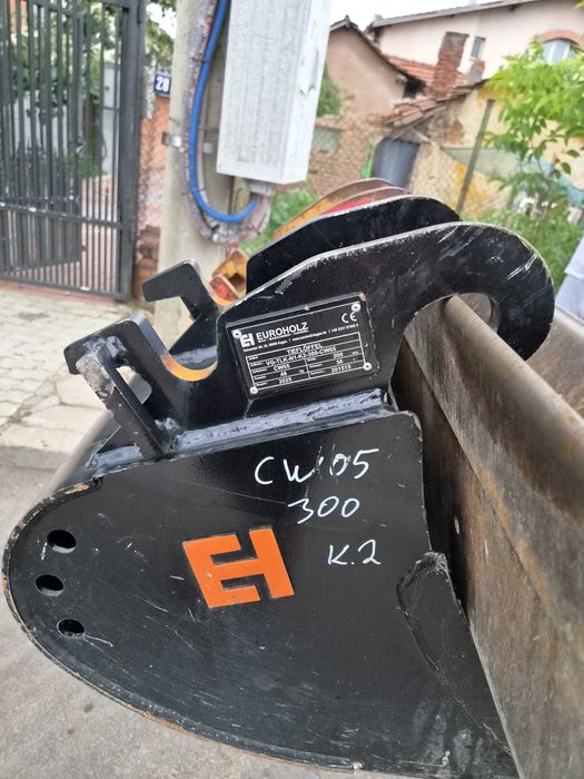 Продавам CAT 302 CR, про. 2022 г., на 29 м/ч