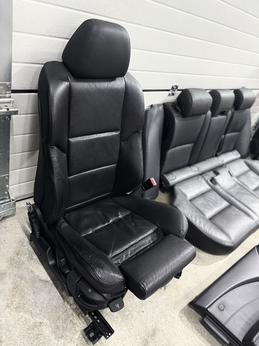 Перфектен черен кожен рекаро салон за бмв Е61 (комби)