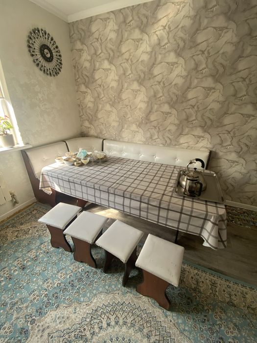 Кухонный стол и столик