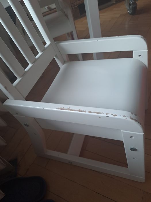 Детска маса с два стола