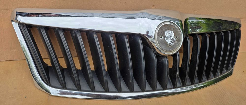 Grila radiator Skoda Octavia 2 Facelift 2009 2010 / 2011 2012