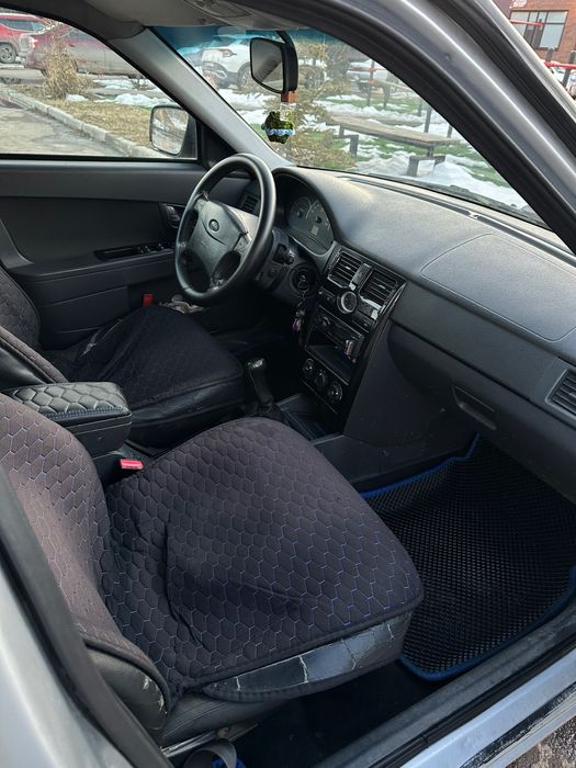 Продам Приору 2011года