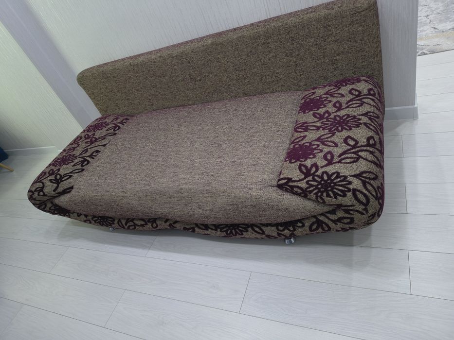 Продаётся диван тахта бу ширина 2 м