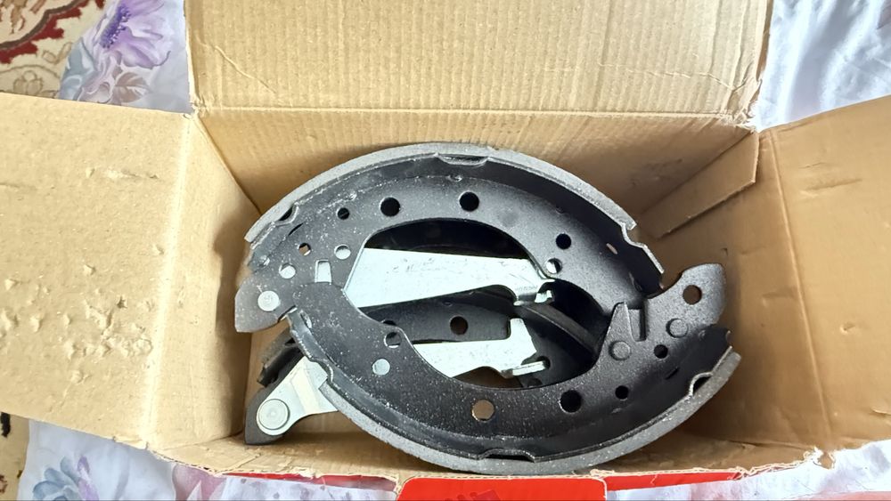 Продам тормозные колодки TRW