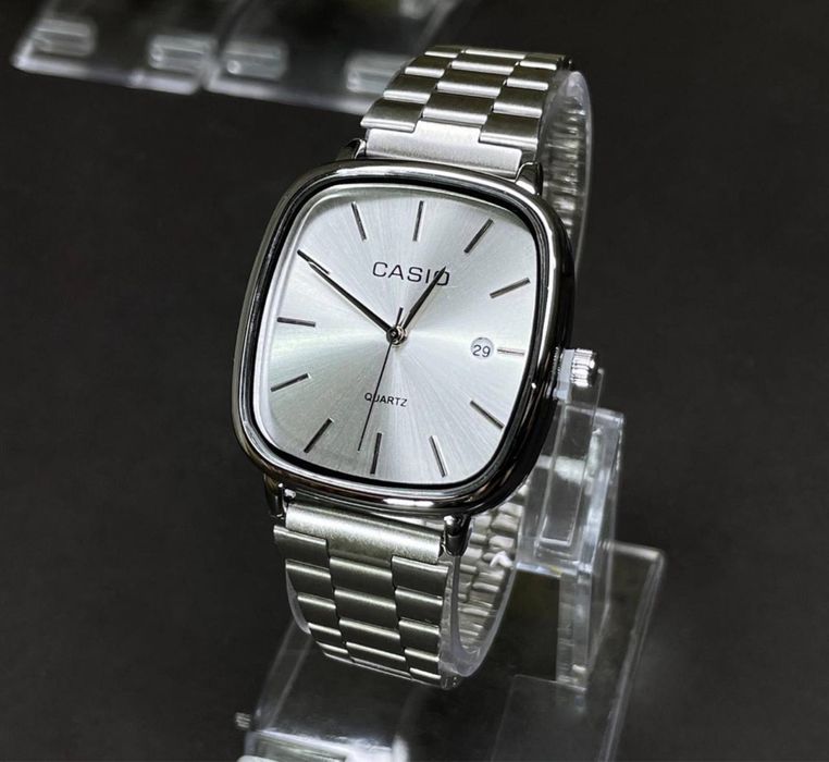 Часы Casio белые,черные и темно синие