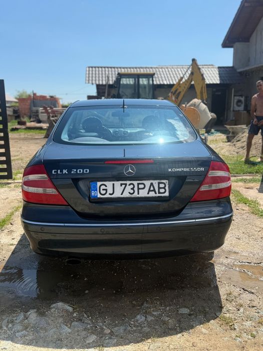 Vand/schimb Mercedes kompressor CLK 200 anvargart,2003,1.8 benzina.Pentru mai multe detalii astept mesajul dumneavoastra in privat.