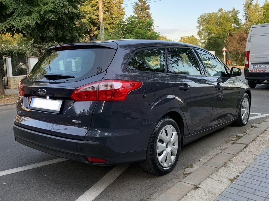 FORD Focus 2013 — imagine 5