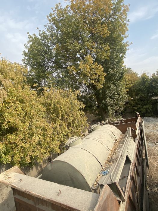 Бочка молоковоз нержовейка пищевая вместимость 5,5тонна