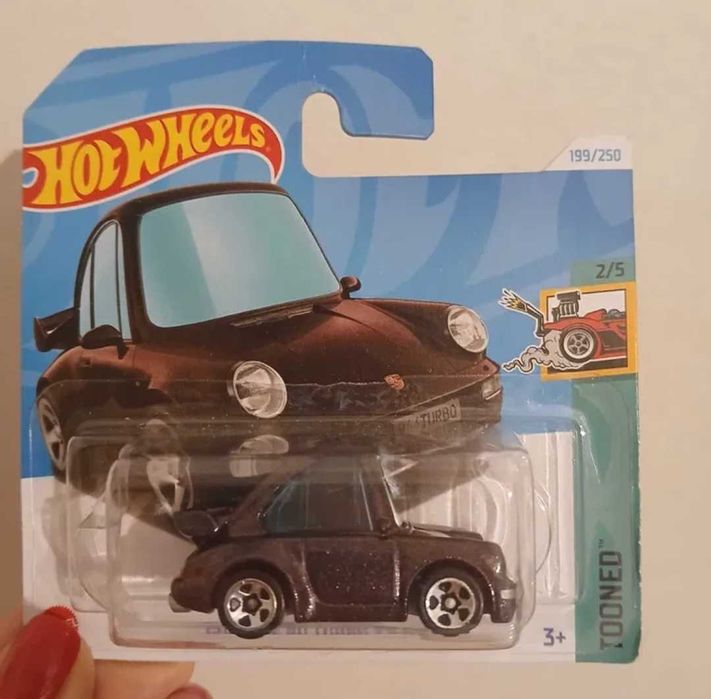 Детски нови слушалки Марио и Нова количка Hotwheels Porsche 911