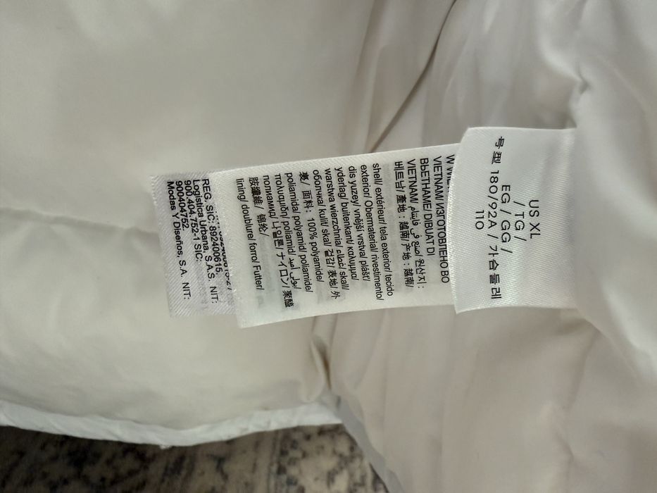 Geaca Calvin Klein alba purtata o singura data