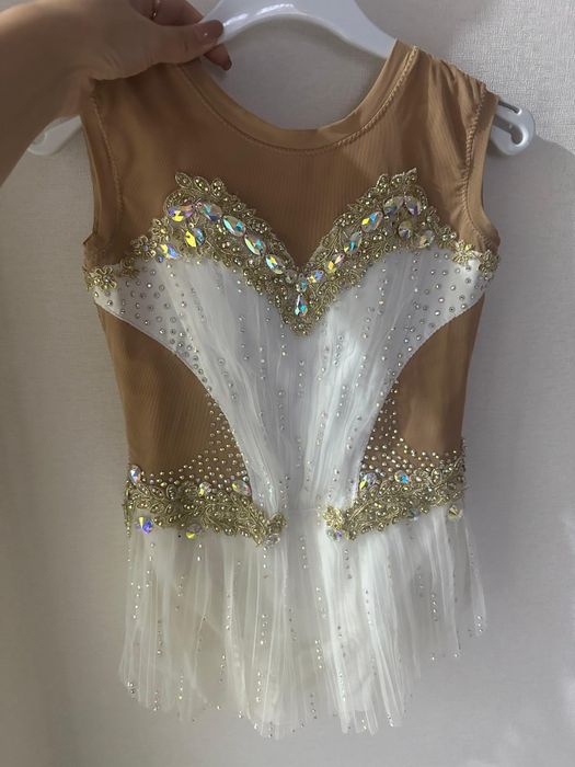 Продам купальник гимнастический