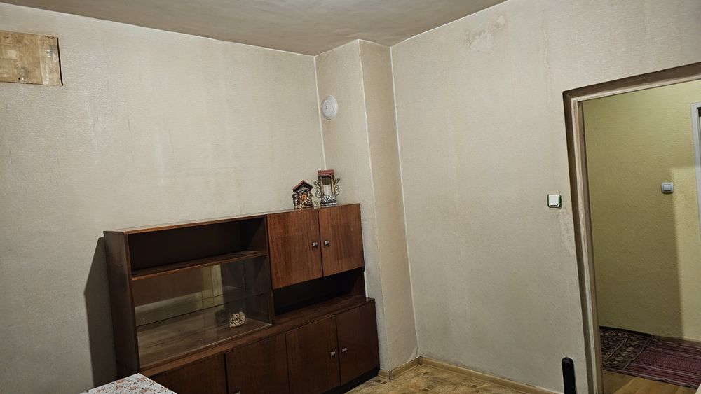 Тристаен Тракия 97 кв.  От собственик ! + мазе  и свободно паркиране