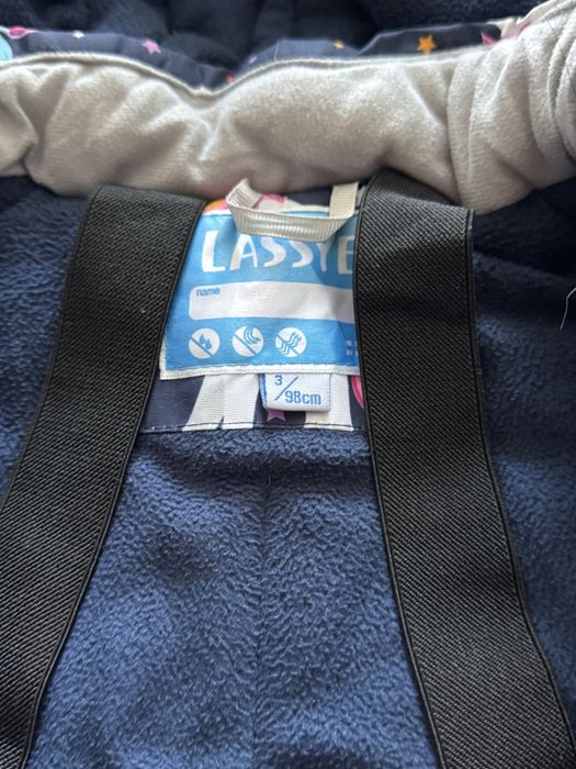 Продам детскую верхнию одежду