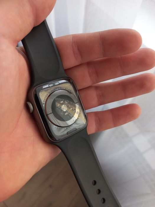 Продам apple watch 4 series