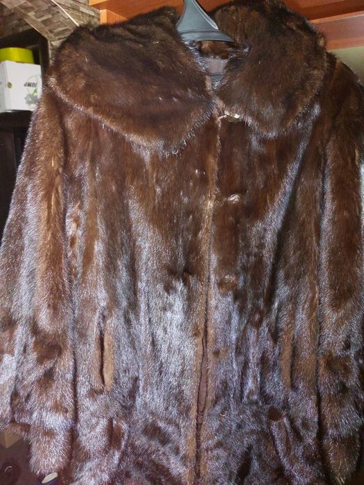 Продам норковую шубу.