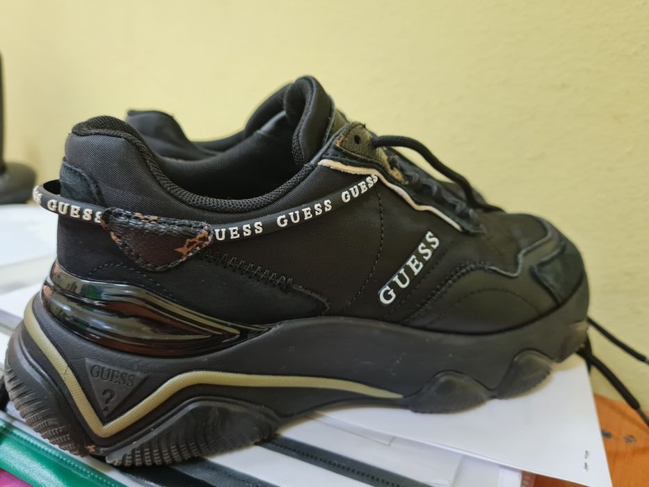 Спортни обувки Guess