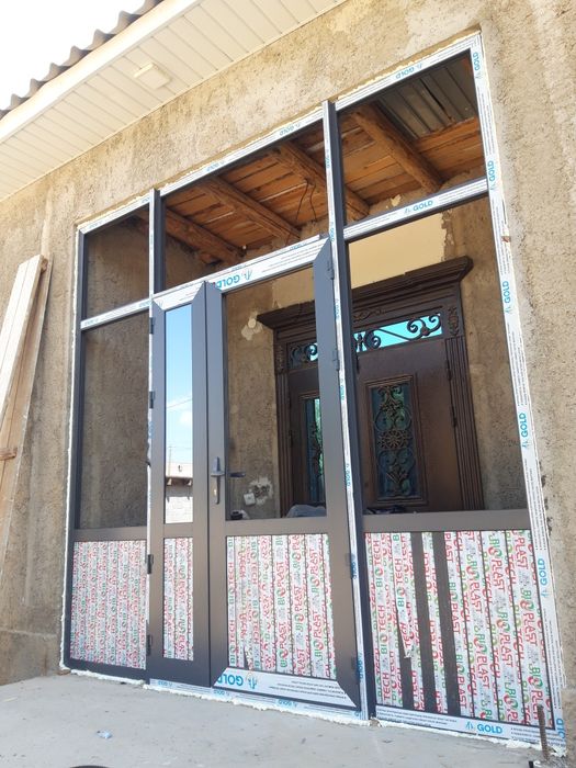 Витражи перегородки алюминий и пластик.