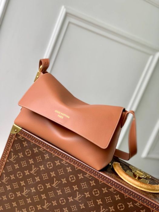 Geanta Louis Vuitton Low Key Messenger