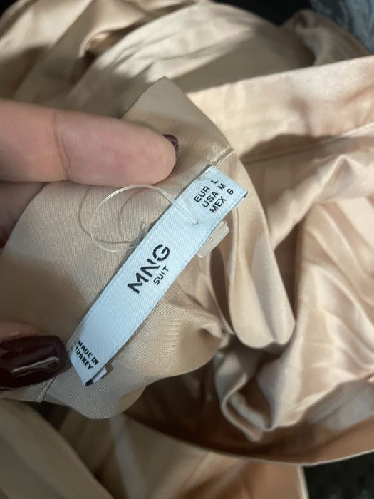 Елегантна плисирана пола