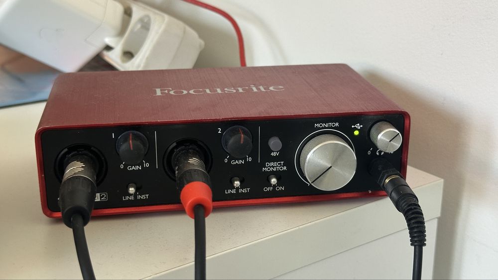 Interfata audio Focusrite scarlett 2i2(2th gen)