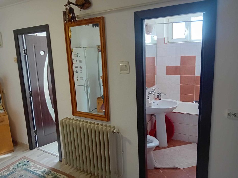 Ap 2 Cam Maratei aproape de piata mare 54mp etaj 3 renovat decomandat