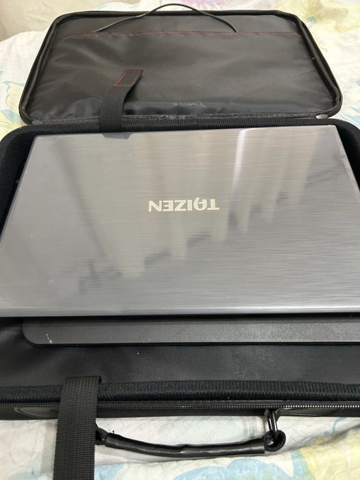 Ноутбук еще на гарантии,