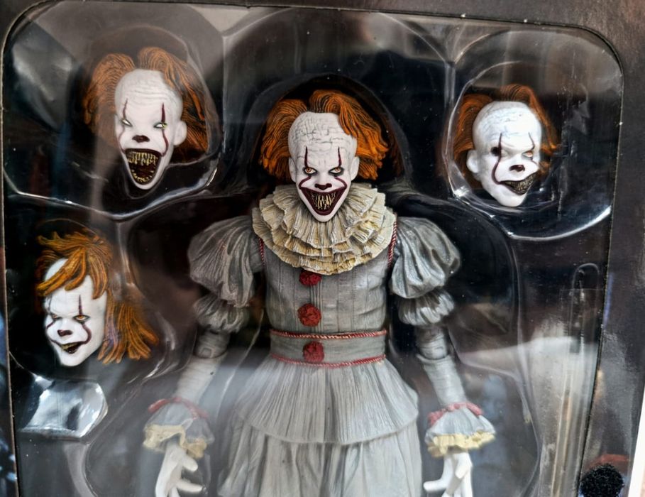 Оригинальная фигурка NECA Pennywise Well Hous