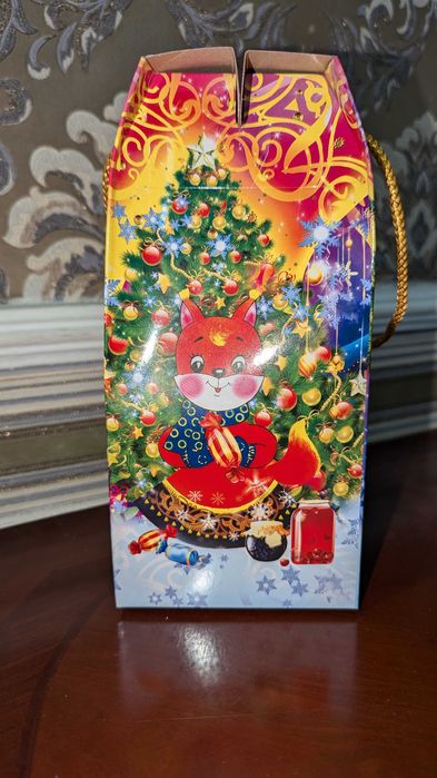 Новогодние подарочные коробки