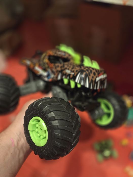 Elicopter si monster truck