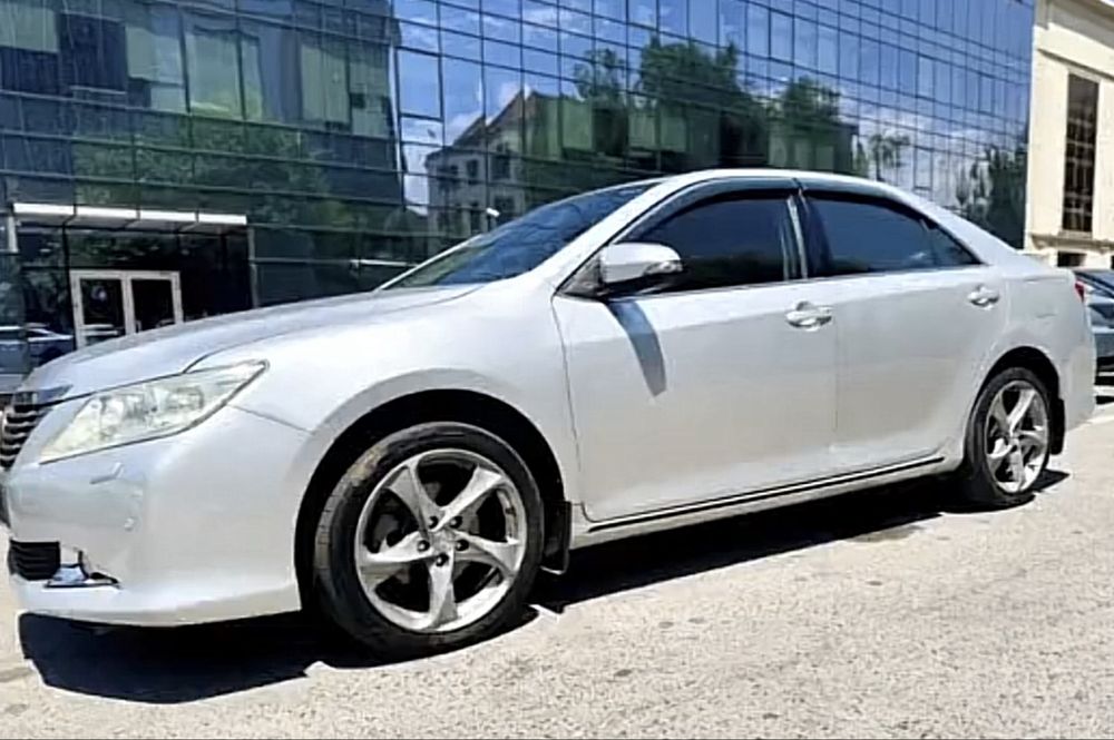 Продам колеса оригинал, диски 18 размера, красивые б/у