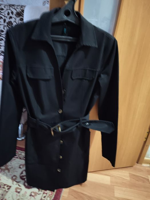 Продам классическое стильное  платье,