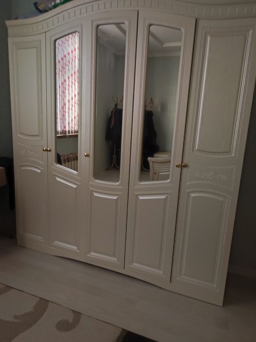 Продам спальный гарнитур