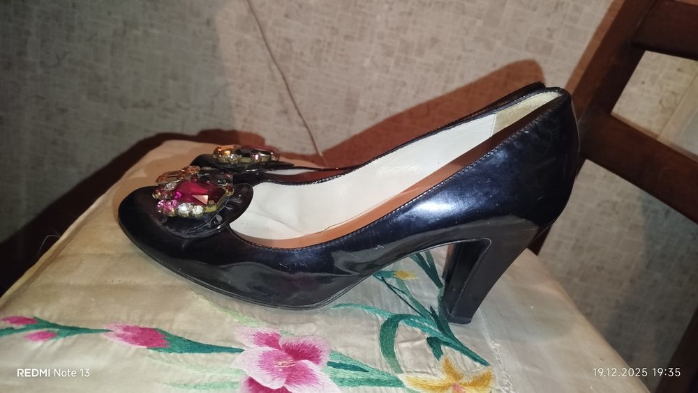 Туфли женские модные на каблуках