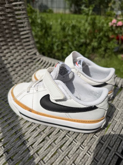 Продавам детски обувки Nike