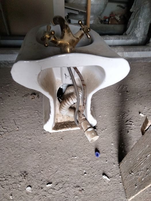 Бидэ 2 штуки в отличном состояний