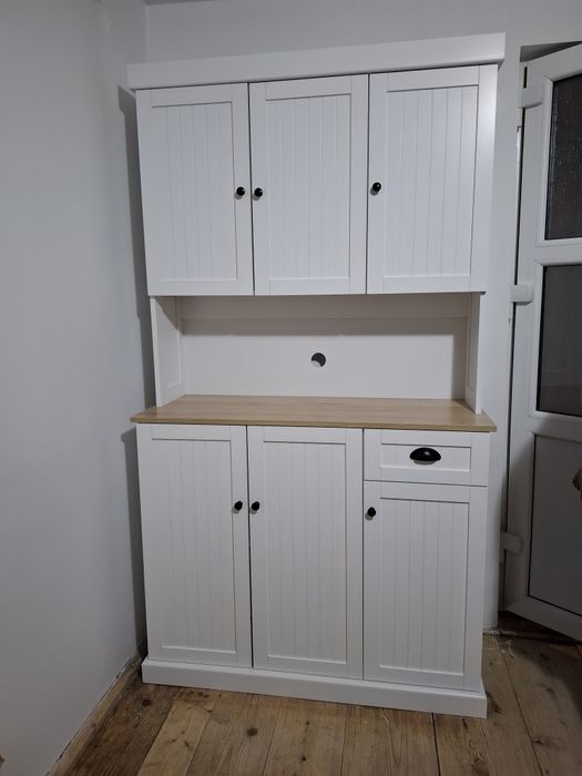 Tamplar cu experienta, ofer montaj mobilier si servicii de tamplarie