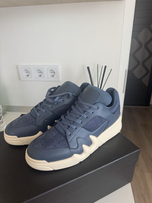 Giuseppe Zanotti Talon