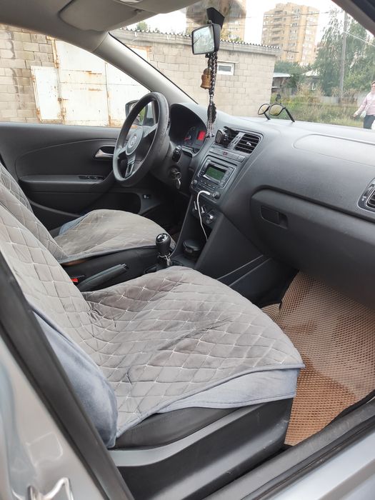Продам машину Volkswagen Polo