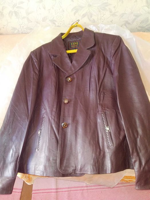 Куртка кожаная женская  54-56 размера.