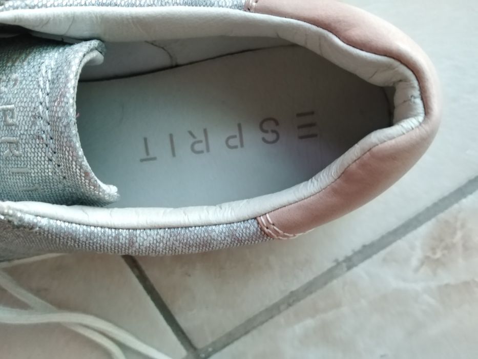 Маркови обувки на Esprit, номер 39, Несесер 11 лв.,за двете 35 лв.