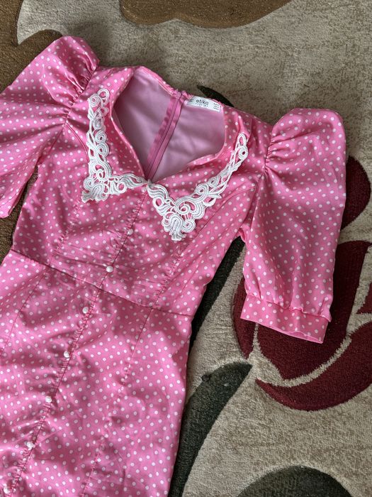Розоывый платье отрезом