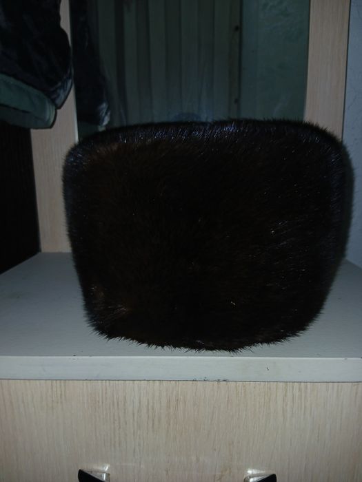 Продам норковую шапку.