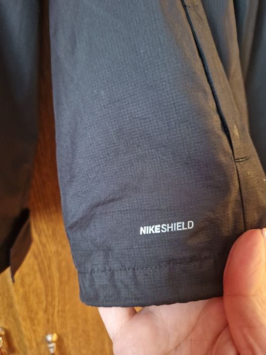 Geacă subțire Nike Shield, măr.8-10 ani, originală