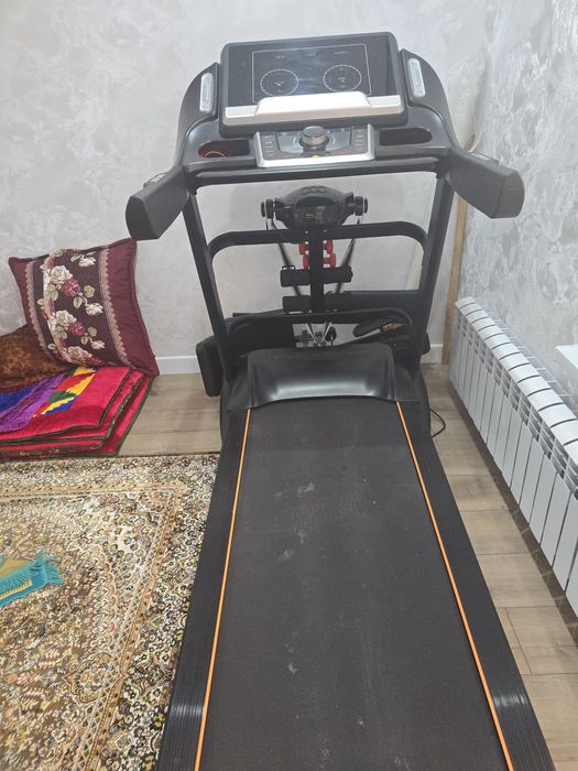 Продается мощная беговая дорожка