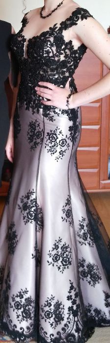 Абитуриентска рокля