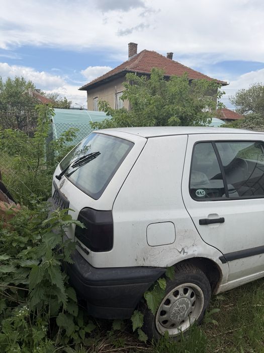 Продавам голф 3 1.9 дизел
