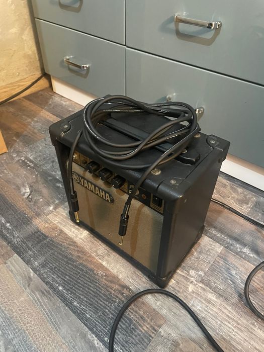 Електро-акустична китара Yamaha CPX 700 OBB + Усилвател Yamaha GA-10